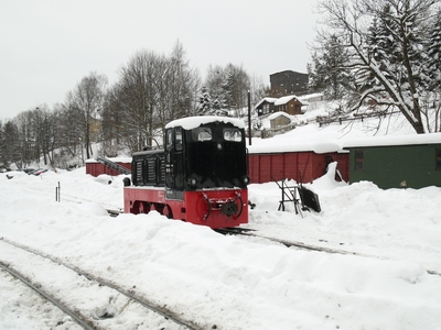 V10C beim Rangieren im Bf. Jöhstadt